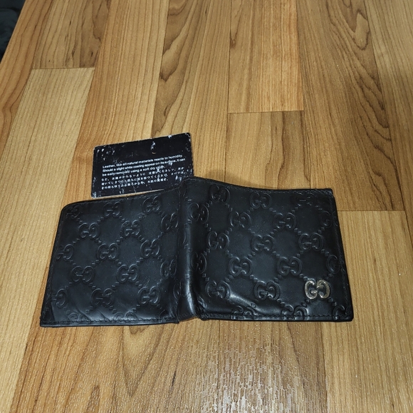 Authentic Gucci signature wallet - Picture 11 of 14